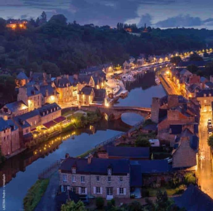 Appartement En Plein Coeur Historique De Dinan Exteriör bild